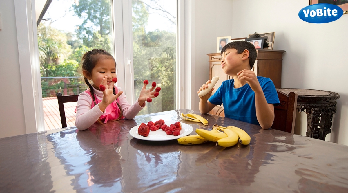 Cho trẻ ăn các loại trái cây tươi dễ tiêu hoá